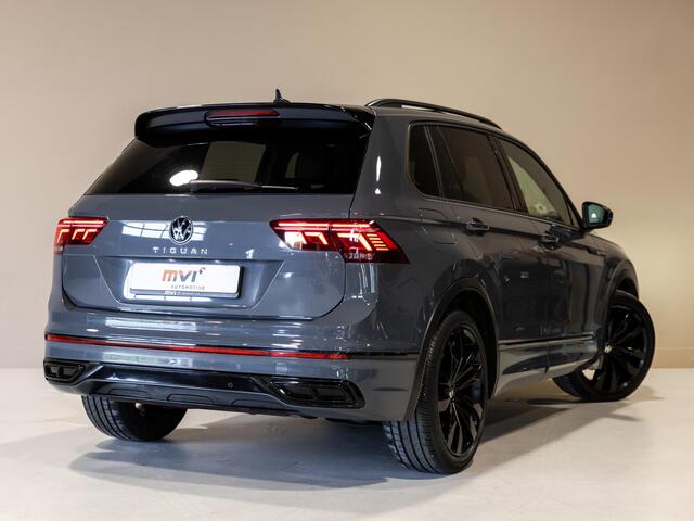 Volkswagen TIGUAN 1.5 TSI R-Line Business+ / 150pk / NAP / Panorama dak / Stoelverwarming / Voorruit verwarming /
