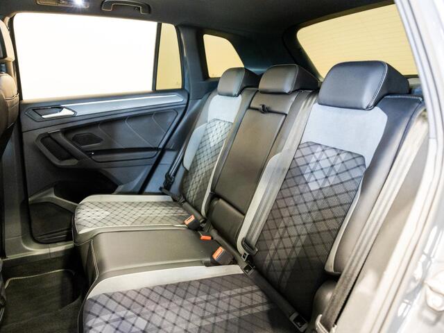 Volkswagen TIGUAN 1.5 TSI R-Line Business+ / 150pk / NAP / Panorama dak / Stoelverwarming / Voorruit verwarming /
