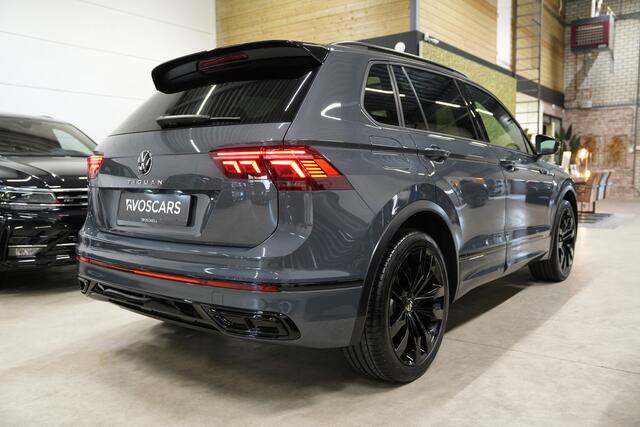Volkswagen TIGUAN 1.5 TSI R-Line * Trekhaak - Pano - Camera - Black Style - ACC - Blind Spot - 20" - IQ Light - Head Up *