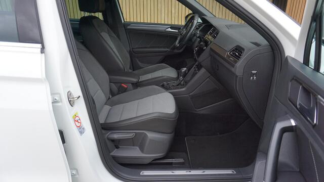 Volkswagen TIGUAN 2.0 TSI 180pk DSG 4Motion 2x R-Line Virtual Cockpit Trekhaak 19inch LM ACC *NL Auto* 2200kg Trekgewicht!