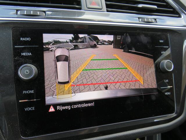 Volkswagen TIGUAN Allspace 1.5 TSI 150Pk DSG Highl. BNS R-Line 7p. * Rijklaarprijs incl. garantie * Trekhaak * Camera * Electr. A-Klep * PDC V+A * ACC *