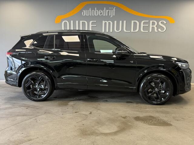 Volkswagen TIGUAN 1.5 eHybrid R-Line Full Black | Trekhaak | Adaptieve Cruise | Massage | 360 | Sfeer | Carplay | IQ light |Stoelverwarming |