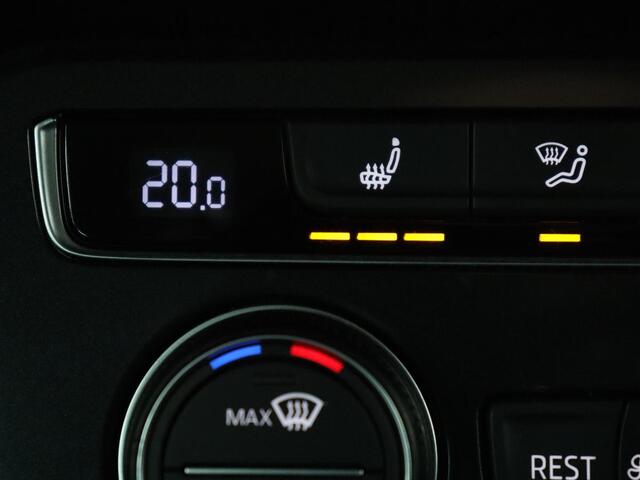 Volkswagen TIGUAN 1.4 TSI Comfortline Business | Adapt. Cruise | Stoelverwarming | Navigatie | Pano.Dak |