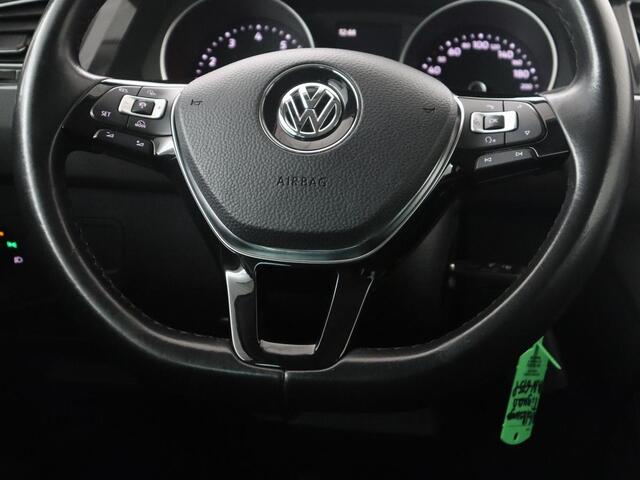 Volkswagen TIGUAN 1.4 TSI Comfortline Business | Adapt. Cruise | Stoelverwarming | Navigatie | Pano.Dak |