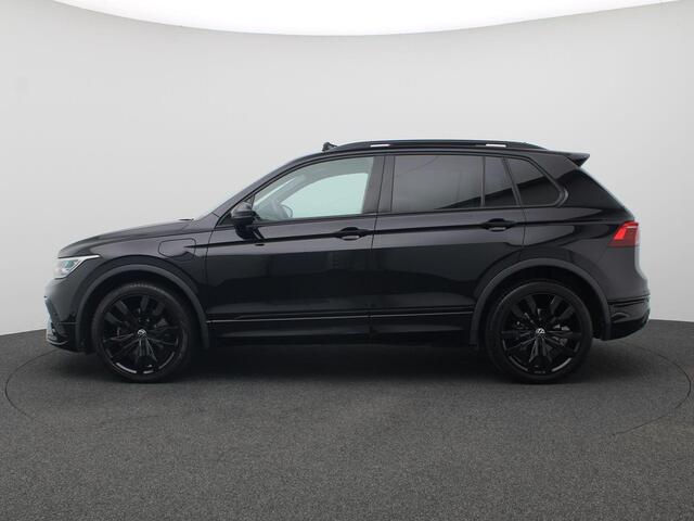 Volkswagen TIGUAN 1.4 TSI eHybrid R-Line Business 245PK DSG SOH 92%, Panoramadak, Trekhaak, Black Style, 360gr. Camera, 20" LM Velgen, DCC, Leder, Memorystoel, Head-Up Display, Matrix LED Verlichting