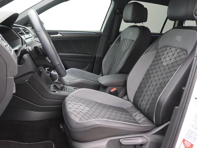 Volkswagen TIGUAN 1.4 TSI eHybrid R-Line Business SOH 93%, Black style, Trekhaak, Dodehoek detectie, Stoel & Stuurverwarming, Keyless, Matrix led
