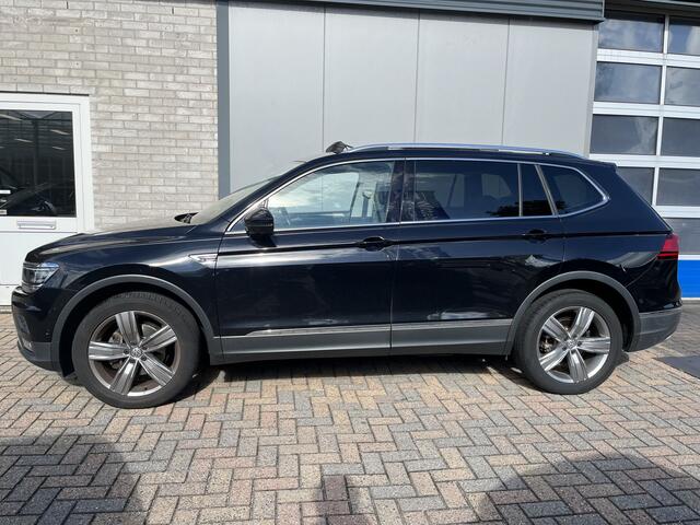 Volkswagen TIGUAN Allspace 1.4 TSI Highline 7p. / AUTOMAAT/ PANO/ TREKHAAK/ 360 CAMERA/ LEDER/ MEMORY SEATS/ HEAD-UP/ DODE HOEK/ LED PLUS/ KEYLESS/ DIGITAL DASHBOARD/ STOELVERWARM./ KEYLESS/ ADAPT. CRUISE/ APP CONNECT/ NAVI/ CLIMA/ DAB