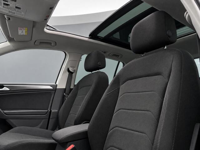 Volkswagen TIGUAN 1.4 TSI 245pk DSG eHybrid Elegance · Panoramadak · Camera · Park Assist · Apple/Android Car Play · Navigatie · 18'' Inch ·
