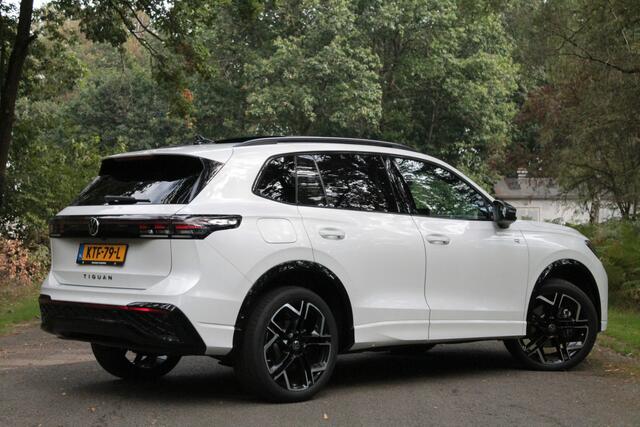 Volkswagen TIGUAN 1.5 eHybrid R-Line Business | IQ | Pano | Trekhaak | 360° cam | Elek. klep