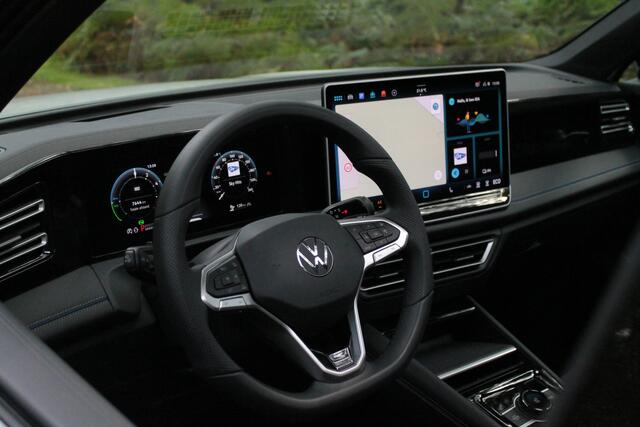 Volkswagen TIGUAN 1.5 eHybrid R-Line Business | IQ | Pano | Trekhaak | 360° cam | Elek. klep