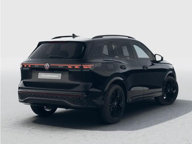 Volkswagen TIGUAN R-Line Edition 1.5 eHybrid 272 PK 6 versn. DSG · Black Style Pakket · Interieur Style Pakket · Trekhaak inklapbaar, met elektrische ontgrendeling, incl. Trailer Assist ·