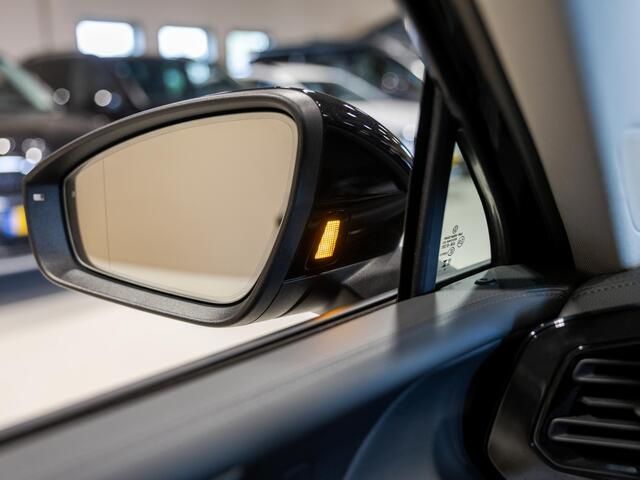 Volkswagen TIGUAN 1.5 eTSI Life Edition / 130pk / Rondomzicht camera / Dodehoek assistent / Stoelverwarming /