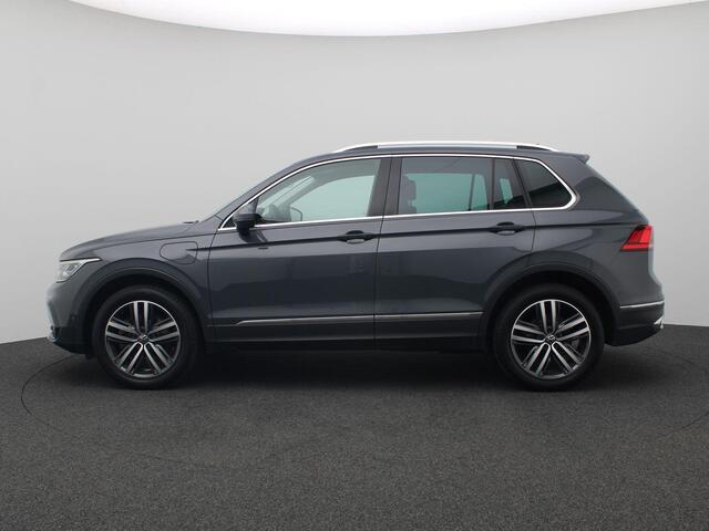 Volkswagen TIGUAN 1.4 TSI eHybrid Elegance 245PK DSG Trekhaak, Koplamp Matrix LED Verlichting, Stoelverwarming, Achteruitrijcamera, Side Assist, 19" LM Velgen, Elektr. Achterklep