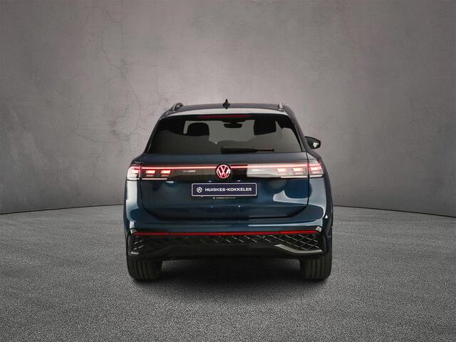 Volkswagen TIGUAN 1.5 eHybrid R-Line Edition 272pk DSG Automaat, Trekhaak, Panoramadak, Lederen bekleding, Harman Kardon, 360 camera, Adaptive cruise control, Dodehoeksensoren, Matrix LED koplampen, App-connect, Navigatie, Elektrische achterklep