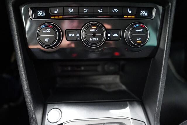Volkswagen TIGUAN 1.4 TSI ACT R-Line|Trekhaak|Virtual|LED|Stoelverwarming|Navi