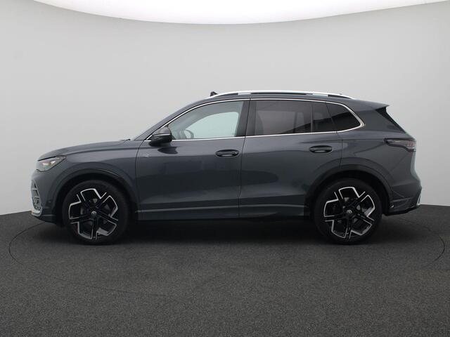 Volkswagen TIGUAN 1.5 eTSI R-Line Business 150PK DSG Panoramadak, Trekhaak, Head-Up Display, Harman Kardon Audio, 360gr. Camera, 20" LM Velgen, DCC
