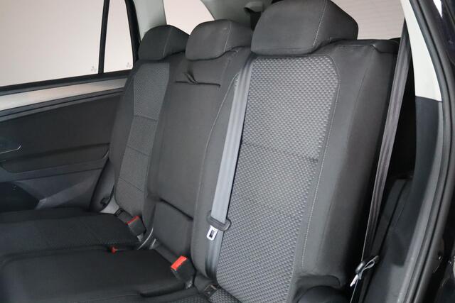 Volkswagen TIGUAN Allspace 1.5 TSI Comfortline 7-Persoons Trekhaak, ACC, Apple Carplay/ Android Auto, LED, Stoel Verwarming, Keyless, Navigatie,