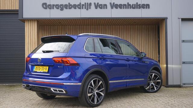 Volkswagen TIGUAN 2.0 TSI 190pk 4Motion DSG 3-R-Line Pano.Dak Elek.Trekhaak 20inch LM 360-View *Lapiz Blue Metallic* IQ Light 67320km!