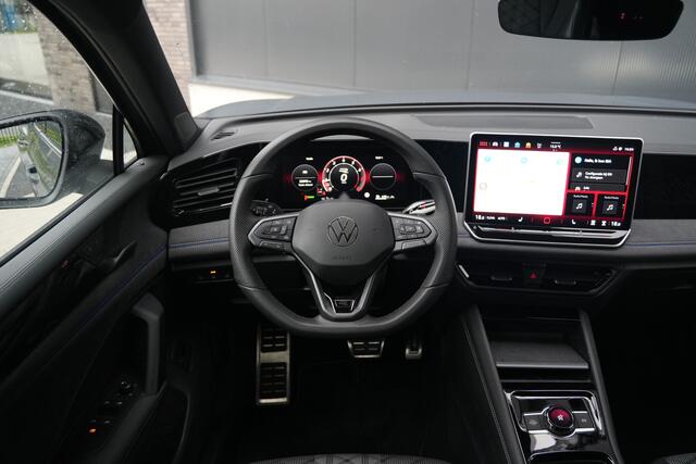Volkswagen TIGUAN 1.5 eHybrid R-Line Edition 150pk - ACC - Stoel-stuurverwarming - Black Style - Navi - Camera - Ergoactive - Rijklaar