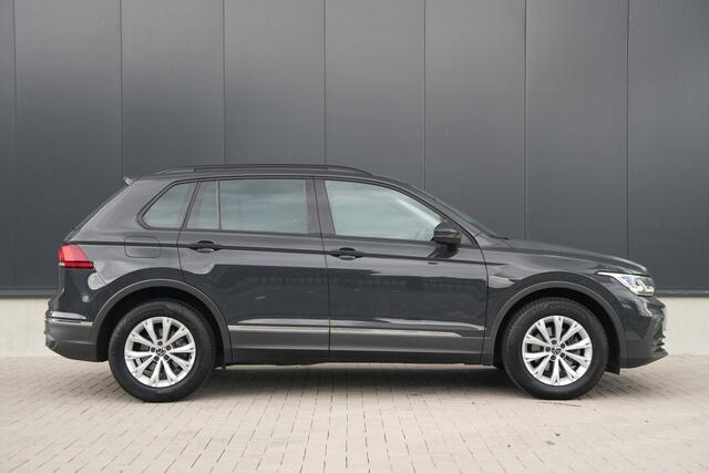 Volkswagen TIGUAN 1.5 TSI Elegance 150pk - Trekhaak - Stoel/Stuurverwarming - Keyless - Massage - ACC - IQ LED - Rijklaar