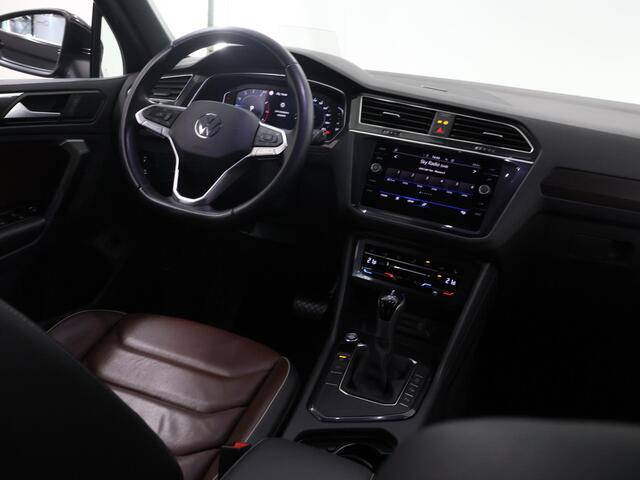 Volkswagen TIGUAN 1.5 TSI Elegance | Elektr. Trekhaak | Lederen bekleding | Adaptieve Cruise Control | IQ Light |