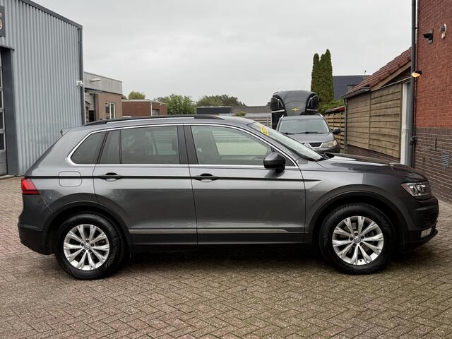 Volkswagen TIGUAN 1.4 TSI ACT Comfortline. | AUTOMAAT | 1E EIG | TREKHAAK | CRUISE | PDC |