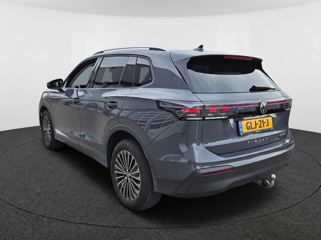 Volkswagen TIGUAN 1.5 eHybrid Life Edition 204 PK Plug In Hybrid | NAvi | IQ Light | Harmann & Kardon | Stoelverwarming & Ventilatie | HU Display | Trekhaak | 360 Camera
