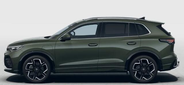Volkswagen TIGUAN 1.5 eHybrid 272PK DSG R-Line Edition / Resterende Fabrieksgarantie tot 29-06 2030 / Trekhaak / Panoramadak / 20'' LMV / VW