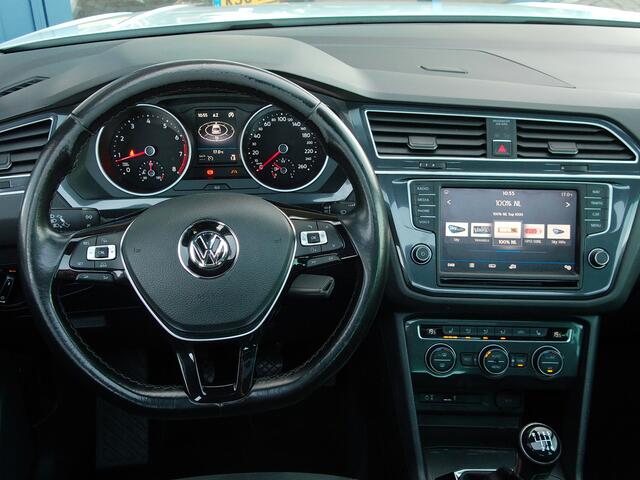 Volkswagen TIGUAN 1.4 TSI R-Line, Trekhaak / Elektr. Schuifdak / Full LED / Carplay + Android Auto / 19' LMV