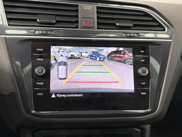 Volkswagen TIGUAN 1.4 TSI eHybrid Business+ | SOH 96,8% | Panoramadak | Camera | Navigatie | Climate Control |