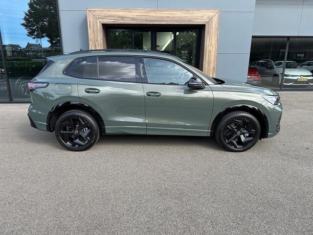 Volkswagen TIGUAN 1.5 eHybrid 272pk R-Line | Black line | Head up | 360 Camera | Trekhaak | Dode hoek | IQ light | Elek. klep | Rijklaar incl. garantie