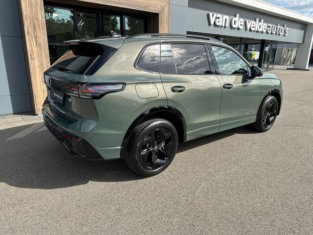 Volkswagen TIGUAN 1.5 eHybrid 272pk R-Line | Black line | Head up | 360 Camera | Trekhaak | Dode hoek | IQ light | Elek. klep | Rijklaar incl. garantie