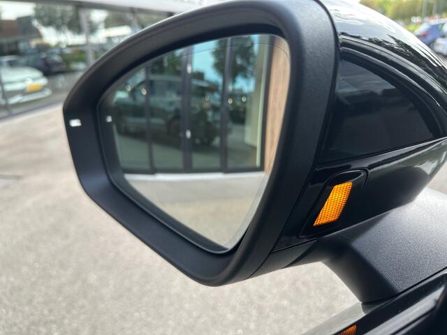 Volkswagen TIGUAN 1.5 eHybrid 272pk R-Line | Black line | Head up | 360 Camera | Trekhaak | Dode hoek | IQ light | Elek. klep | Rijklaar incl. garantie