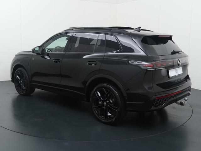Volkswagen TIGUAN 1.5 eHybrid R-Line Edition | 272 PK | SoH 100% | Trekhaak wegklapbaar | Adaptive Cruise Control | 360 graden camera | Panoramadak | Head-up Display | Matrix LED | Keyless Entry | Climate control | Dodehoek detectie | Elektrische achterklep | Draadloze telefoonlader | Navigatiesysteem | Stoelmassage | Stuur- & Stoelverwarming | Apple Carplay / Android Auto |