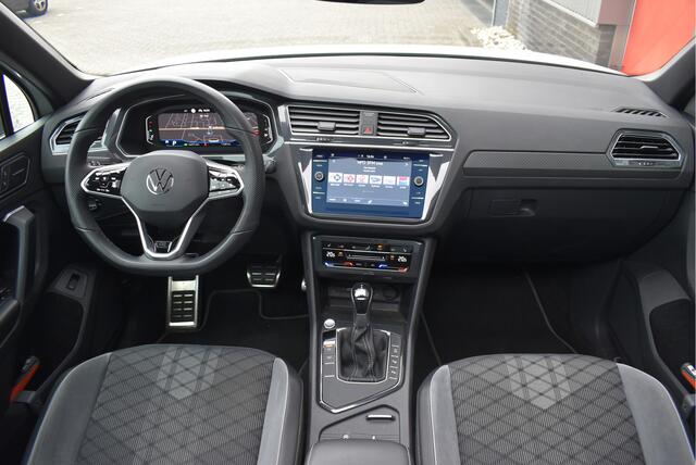 Volkswagen TIGUAN 1.5 TSI R-Line Business+ Vol! Panorama, Elek. trekhaak, H&K, Matrix LED, Suzuka 20''