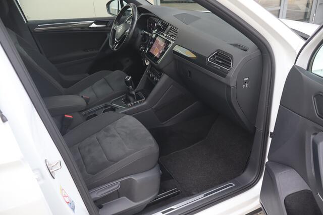Volkswagen TIGUAN 1.5 TSI Comfortline Business - NL Auto!! Stoelmassage+verw I Pano I Adap Cruise