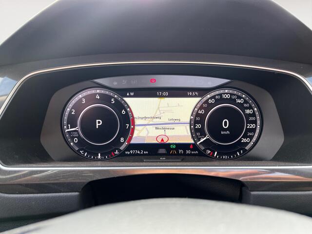 Volkswagen TIGUAN 2.0 TSi DSG-aut. 4Motion Highline R-Line NL Auto | 11-2017 | Pano dak | Trekhaak | 20" | Stoelverwarming | Etc.