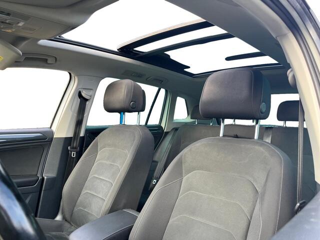 Volkswagen TIGUAN 2.0 TSi DSG-aut. 4Motion Highline R-Line NL Auto | 11-2017 | Pano dak | Trekhaak | 20" | Stoelverwarming | Etc.