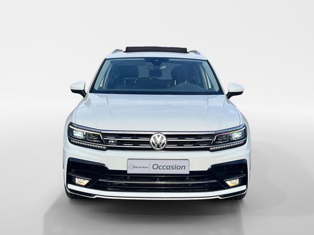 Volkswagen TIGUAN 2.0 TSi DSG-aut. 4Motion Highline R-Line NL Auto | 11-2017 | Pano dak | Trekhaak | 20" | Stoelverwarming | Etc.