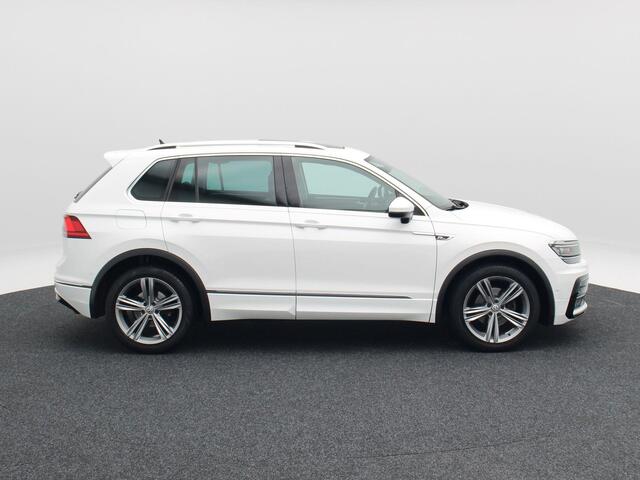 Volkswagen TIGUAN 1.5 TSi ACT 150 Pk Automaat R line | Stoelverwarming | Panorama dak | Camera | Trekhaak | Keyless | 19 Inch | 160.773 Km !!