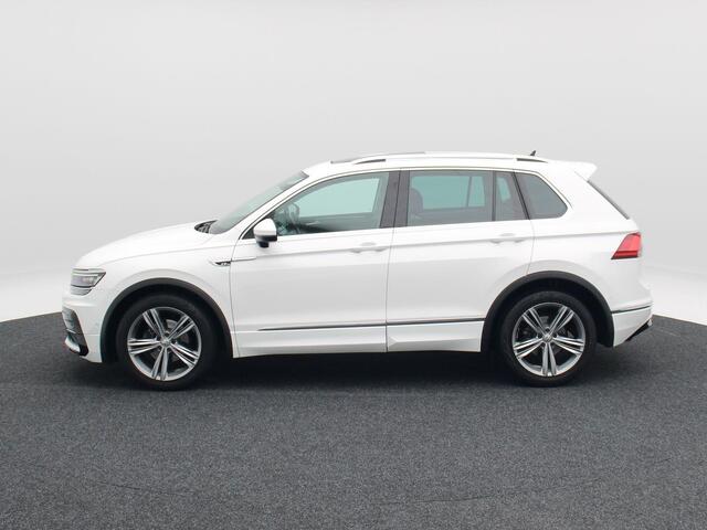 Volkswagen TIGUAN 1.5 TSi ACT 150 Pk Automaat R line | Stoelverwarming | Panorama dak | Camera | Trekhaak | Keyless | 19 Inch | 160.773 Km !!