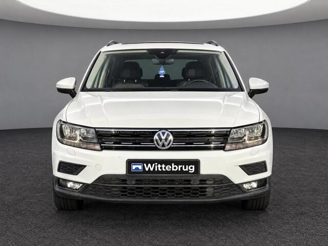 Volkswagen TIGUAN 1.5 TSI ACT Comfortline Business / Pano / Parkeersensoren voor en achter / Navi / Adaptive Cruise Control / App-Connect