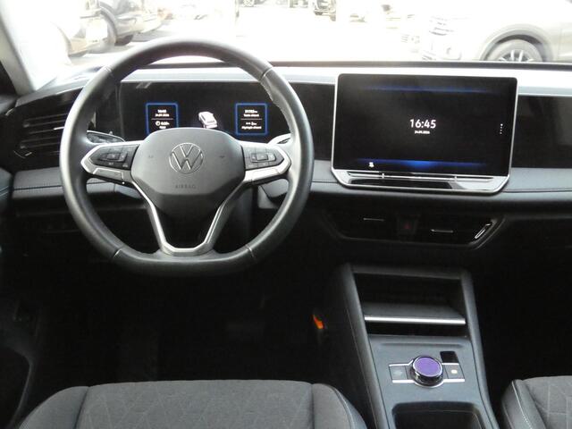 Volkswagen TIGUAN 1.5 eHybrid Life Edition | TREKHAAK | APPLE CARPLAY | NAVIGATIE |