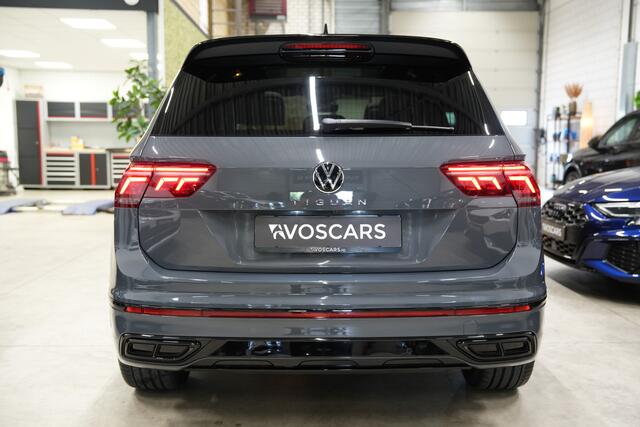 Volkswagen TIGUAN 1.5 TSI R-Line * Pano - Trekhaak - Camera - Black Style - ACC - Blind Spot - 20" - IQ Light - Head Up *