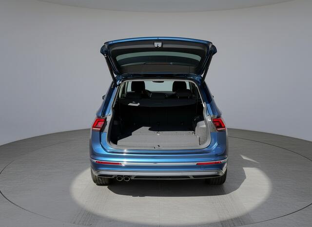 Volkswagen TIGUAN Allspace 1.5 TSI Highline Business R 7p. | Trekhaak | Pano | Keyless