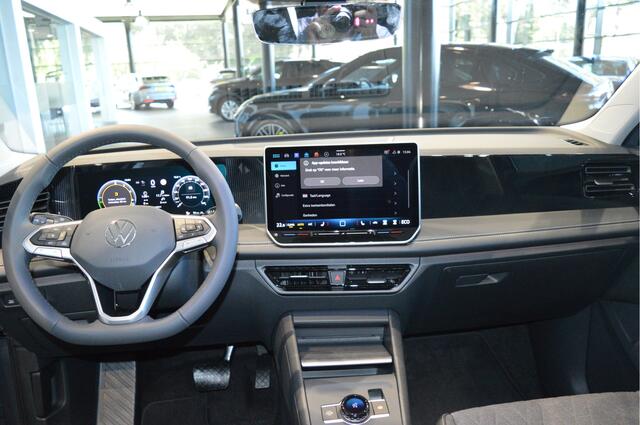 Volkswagen TIGUAN 1.5 eHybrid Life carplay cruise camera led 18 inch !!