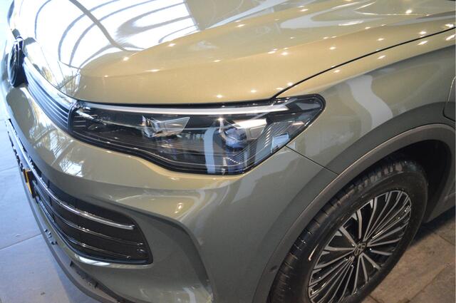 Volkswagen TIGUAN 1.5 eHybrid Life carplay cruise pano camera led 18 inch !!
