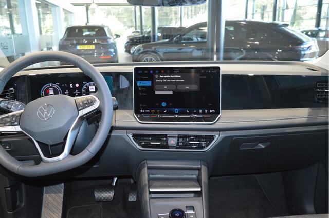 Volkswagen TIGUAN 1.5 eHybrid Life carplay cruise camera led 17 inch !!