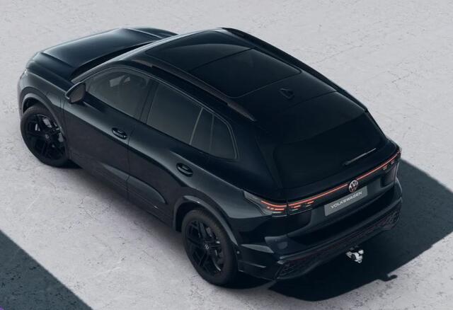 Volkswagen TIGUAN 1.5 eHybrid R-Line Edition / Leder / Panodak / R-Line / Wegklapbare trekhaak / Navi / APP connect