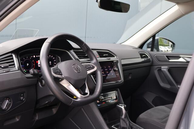 Volkswagen TIGUAN 1.5 TSI Elegance 150pk Automaat | Panoramadak | Head-Up | IQ Light | Stoelverwarming V+A | Active Info Display | 18 Inch